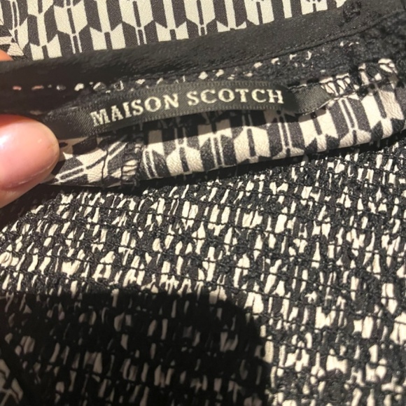 Black & White Woven Blouse - Picture 8 of 9